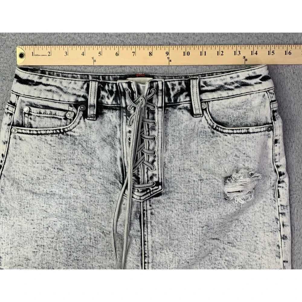 Alice + Olivia Skirt Womens Size 27 Acid Wash Lace Up Denim Mini Skirt Raw Hem